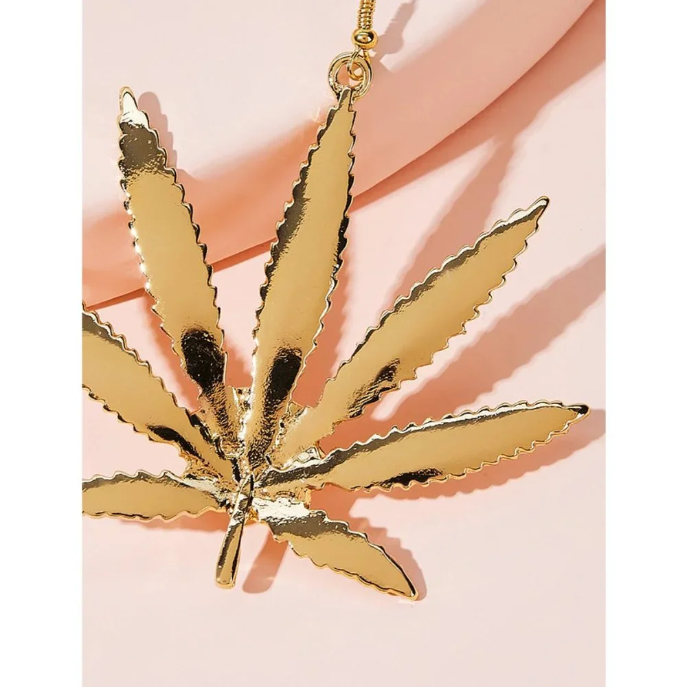 Weed Leaf Gold Dangle Earrings 420 pot DANGLE MAPLE LUXURY PARTY GIFT COOL - Picture 3 of 3
